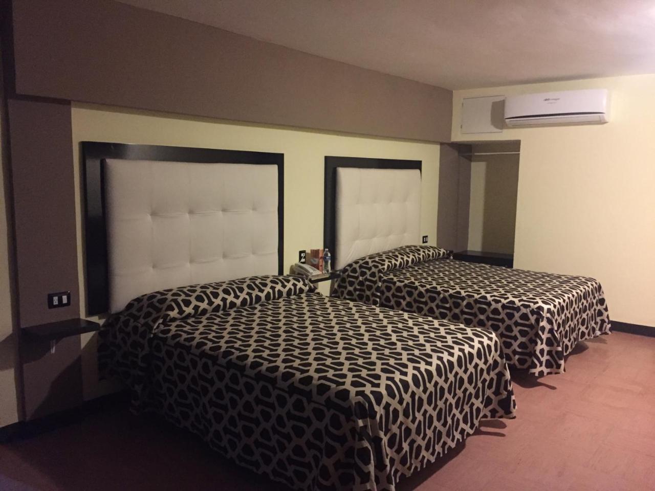 Double Room with Two Double Beds with Lake View