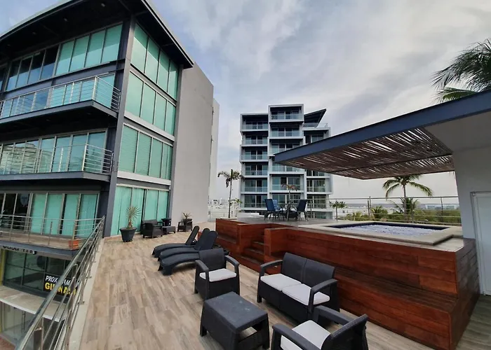 Hotel near College: Manzara Resort