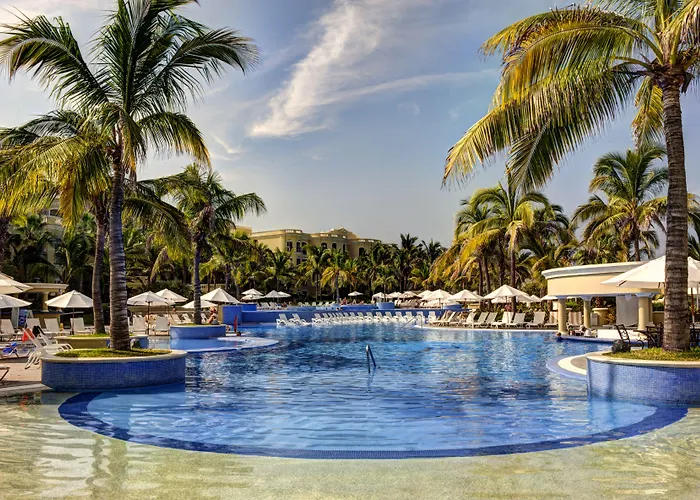 Hotel suites Pueblo Bonito Emerald Bay & Spa